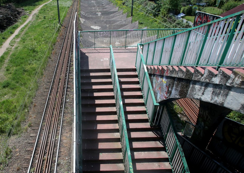 Zabytkowa wiata na przystanku na Pogodnie w Szczecinie