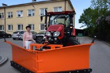 Gmina Koprzywnica zakupiła nowy ciągnik! Super maszyna ruszyła już do pracy. Zobacz zdjęcia