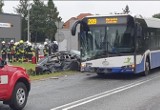 Wypadek w Balicach na drodze wojewódzkiej. Autobus zderzył się samochodem osobowym. Są ranni 