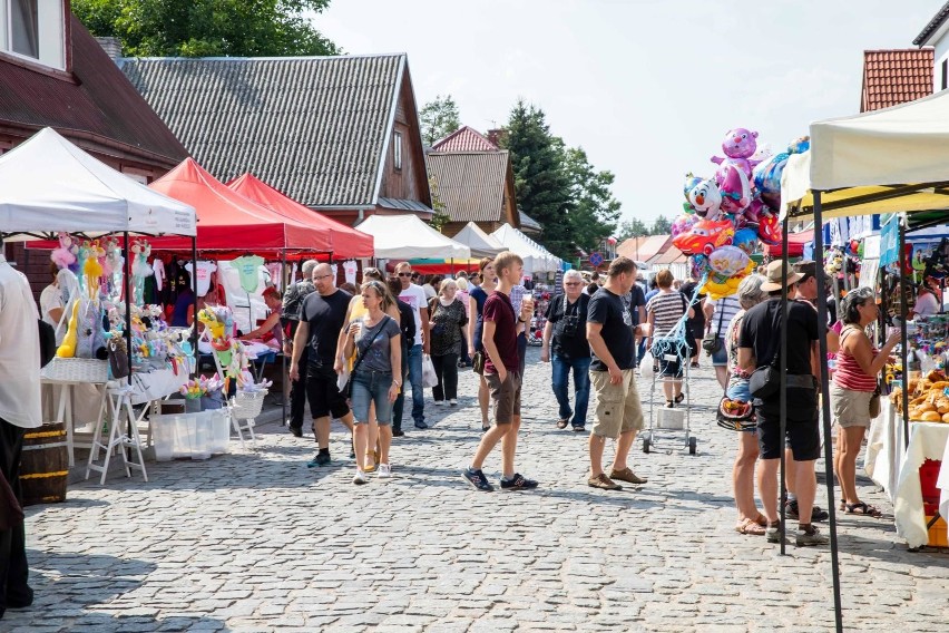 Tykocin. XX Biesiada Miodowa 2019. Mieszkańcy Podlasia tłumnie odwiedzili pierwszy dzień kiermaszu miodowego [ZDJĘCIA]