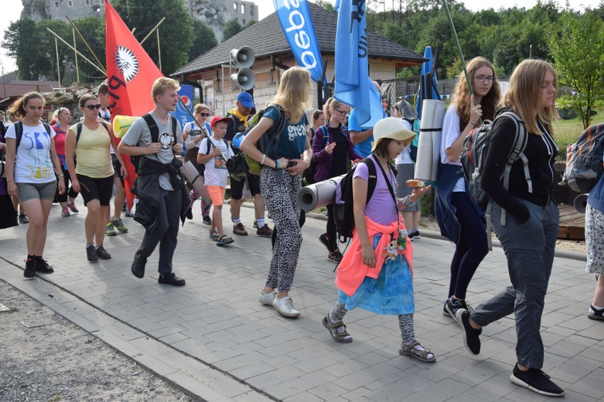 Wspólnota Śródmiejska wyruszyła z Podzamcza do Częstochowy