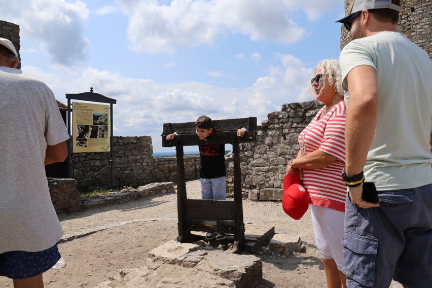 Tłumy turystów na zamku w Chęcinach. Zobaczcie zdjęcia>>>