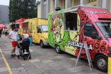 Weekend dla miłośników dobrego jedzenia: foodtrucki przy hali sportowej i festiwal kulinarny w Manufakturze