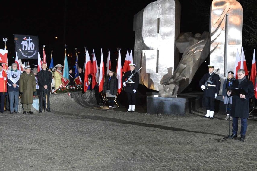 Obchody rocznicy Masakry Grudniowej w Gdyni. "Nigdy nie zapomnimy o pomordowanych" [ZDJĘCIA]