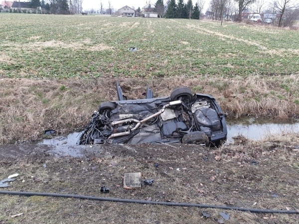 Kończewice. Groźny wypadek na drodze krajowej nr 22. Po jednego z rannych przyleciał śmigłowiec [zdjecia]