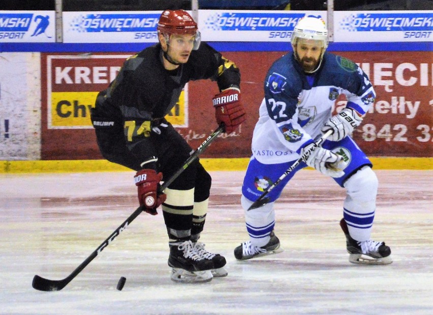 Hokej. Po dreszczowcu Cracovia wygrała w Oświęcimiu i prowadzi w play-off