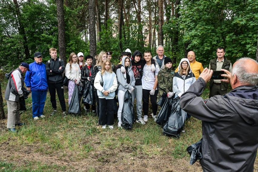 Polsko-ukraińskie sprzątanie Czyżkówka odbyło się w sobotę,...