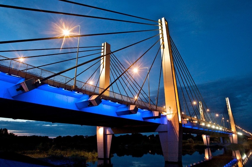 Wrocław: Most Milenijny idzie do remontu. Przeprawa ma już 10 lat (ZDJĘCIA)