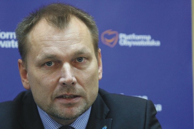 Na konferencji prasowej lider przemyskiej PO Wojciech Błachowicz skrytykował sposób przygotowania i realizacji budżetu obywatelskiego.