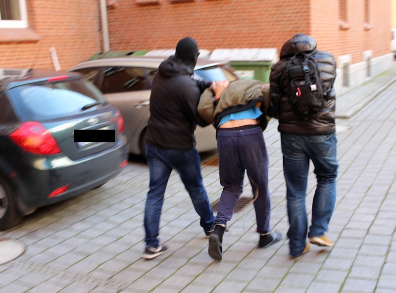 Niemiecka policja podziękowała funkcjonariuszom ze Szczecina za zatrzymanie podejrzanego o podwójne zabójstwo [zdjęcia]