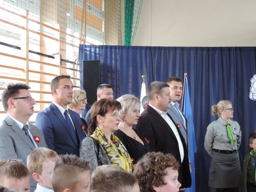  Szkoła Podstawowa nr 3 imienia Armii Krajowej w Sandomierzu włączyła się w akcję ,,Szkoła do hymnu''