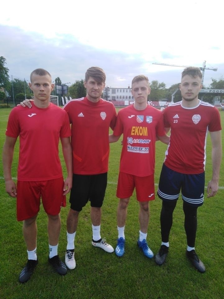 Trzej piłkarze  GKS Ekom Invex Remedies Nowiny przebywali na testach w trzecioligowej Pogoni Grodzisk Mazowiecki [ZDJĘCIA]