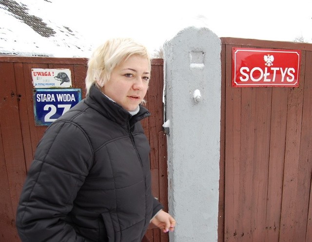 Sylwia Milewska, sołtyska Starej Wody cieszy się z planów budowy kanalizacji. Wie jednak, że nie wszyscy mieszkańcy są z tego zadowoleni