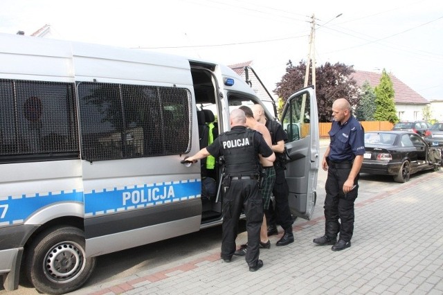 Policjanci zatrzymali czarne bmw przed godz. 19 w Polskiej Nowej Wsi.