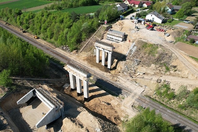 Budowa wiaduktu na drodze powiatowej w Uniejowie Rędzinach