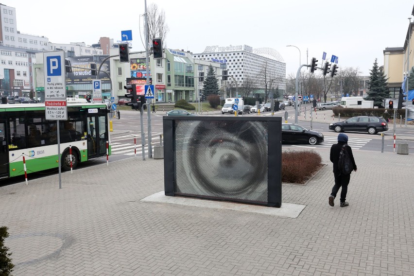 Okazała instalacja nawiązująca do słynnego dzieła Dżigi...