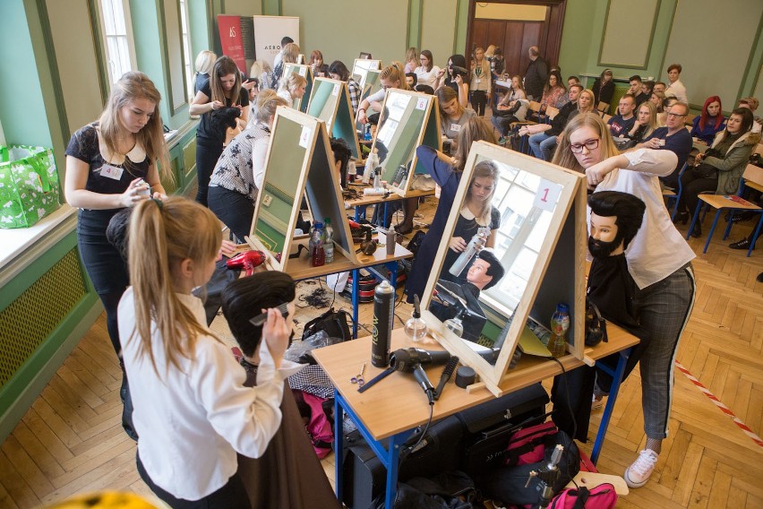 Młodzi  fryzjerzy pokazali swoje umiejętności podczas konkursu w Słupsku 