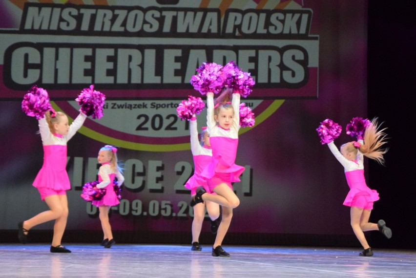 W Kielcach trwają Mistrzostwa Polski w Cheerleadingu Sportowym. Zobacz zdjęcia z piątkowych występów