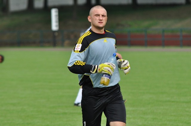 Bramkarz Ruchu Tomasz Kasprzik w środowym spotkaniu skapitulował dwa razy.