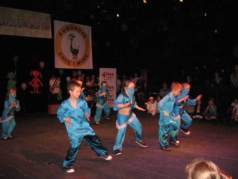 I miejsce w kategorii taniec zajęły "Iskierki” z przedszkola...