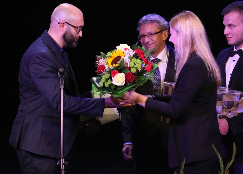 Od Radia Kielce nagrodę dostał dyrektor Michał  Kotański ....
