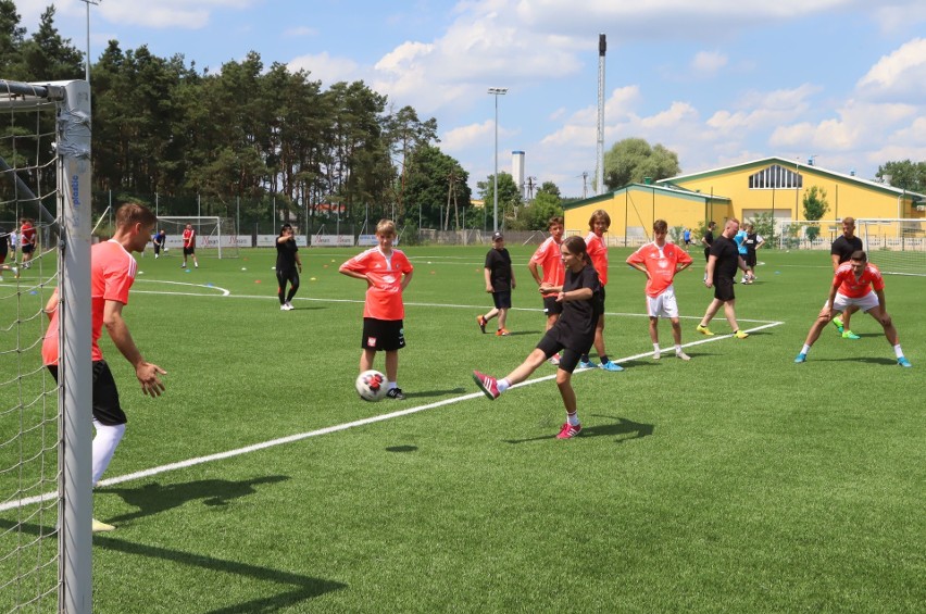 Festyn charytatywny dla Szymonka na stadionie miejskim w Białobrzegach (WIDEO, DUŻO ZDJĘĆ)