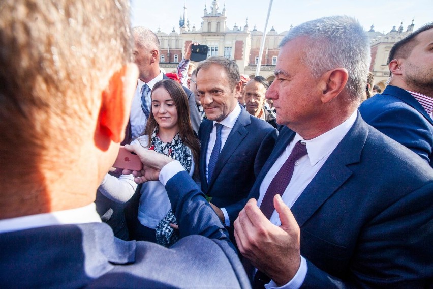 Donald Tusk w Krakowie wziął udział w debacie o przyszłości...