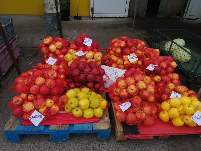 Średnio za 5 kilogramowy worek jabłek trzeba zapłacić 10 złotych