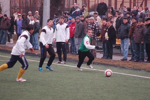 Sebastian Kocon (z piłką) testowany zawodnik Radomiaka.