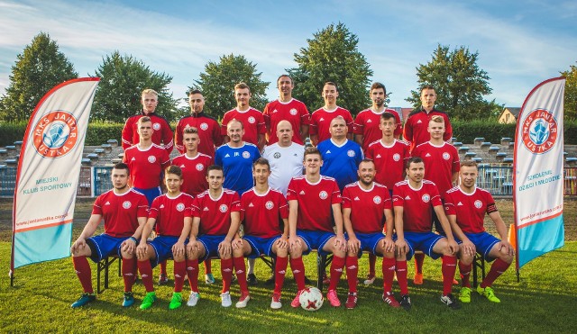 Na zdjęciu: od lewej w górnym rzędzie: M.Zborowski, K. Hyjek. K. Klimas, D. Kaczmarek, M. Miecznikowski, B. Nałęcz, Ł. Panasiuk. Środkowy rząd środkowy od lewej: S. Wasiuk, M. Żebrowski, J. Rzeszutko, A. Barandycz, S. Brzostowicz, K. Dawid, J. Szwakiel, w dolnym rzędzie od lewej: P. Borowicz, B. Brzostowicz, M. Brzozowski, M. Dawid, K. Czubak, R. Łukasik, B. Granosik, K. Wójcik (k).