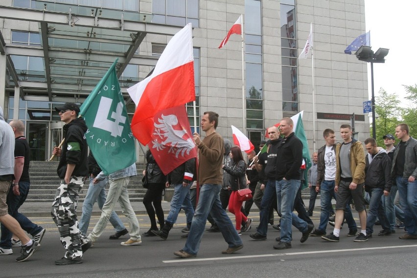Marsz Powstańców Śląskich - w Katowicach demonstrowali...