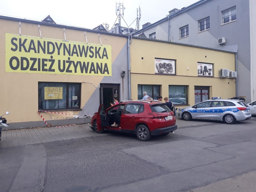 Wypadek we Wrocławiu. Starsza kobieta nie opanowała...