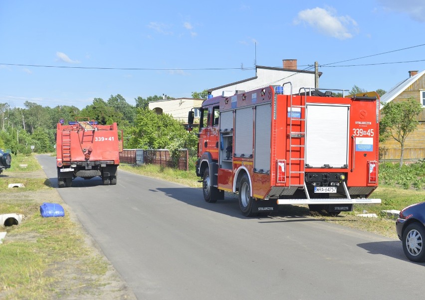 Gmina Jastrzębia. Strażacy usuwają szkody po nawałnicy...
