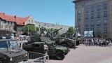 Trwa Piknik Militarny w centrum Katowic. Będzie pokaz sprzętu wojskowego i występ Zespołu Pieśni i Tańca „Śląsk” . Przyjechał premier RP