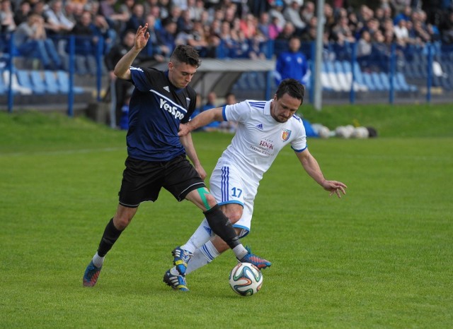 W derbach III ligi lubelsko-podkarpackiej, JKS Jarosław zremisował u siebie z Karpatami Krosno 0:0. Zobaczcie zdjęcia i film z tego meczu.