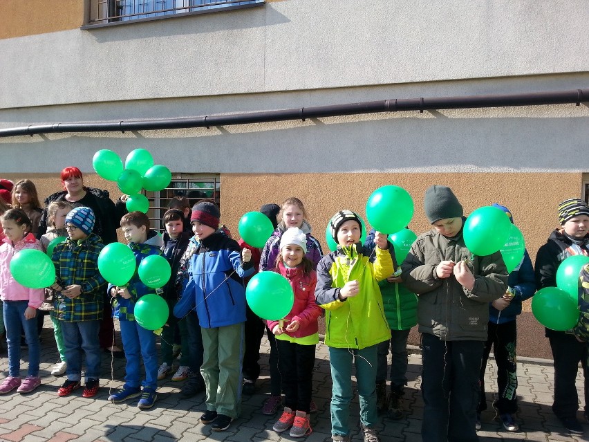 300 zielonych baloników na powitanie wiosny w Strzyżowicach [ZDJĘCIA]