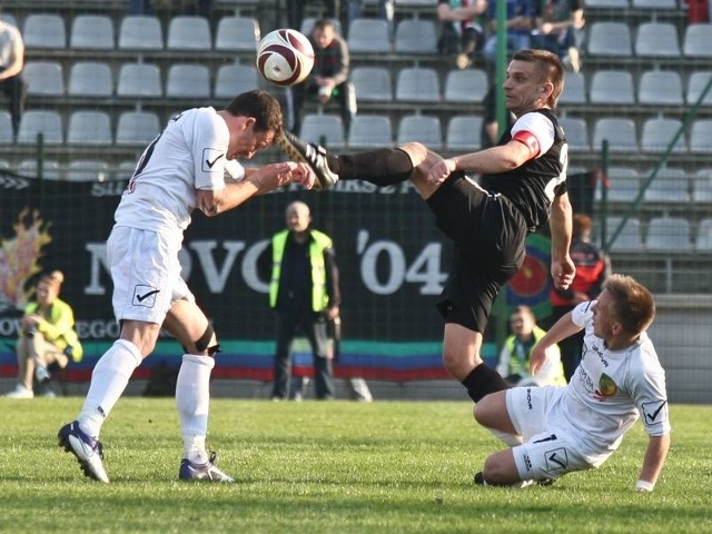 W spotkaniu 26. kolejki II ligi Nielba Wągrowiec przegrała z Drutex-Bytovią Bytów 0:2 (0:1).