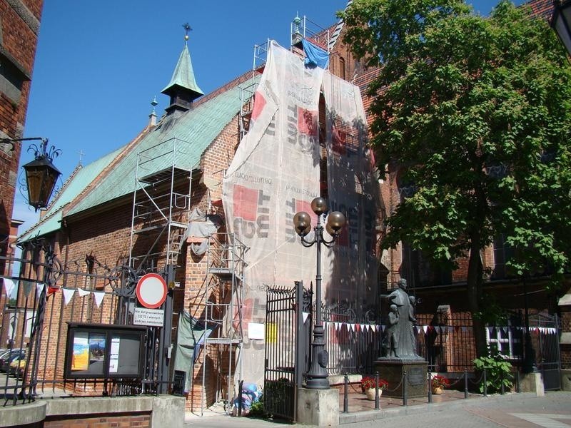 XIV-wieczna kaplica św. Jacka w Oświęcimiu przechodzi...