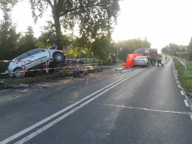 Wypadek w Uścikowie: Pod Obornikami zginęły dwie osoby