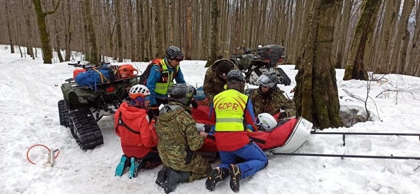 Akcja ratownicza w okolicach szczytu Borsuk w Bieszczadach.