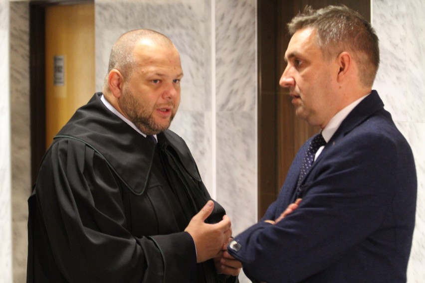 Ruszył proces prezydenta Tarnobrzega. Prokuratura zarzuca mu przyjęcie łapówki. Grzegorz Kiełb nie przyznaje się do winy [ZDJĘCIA]