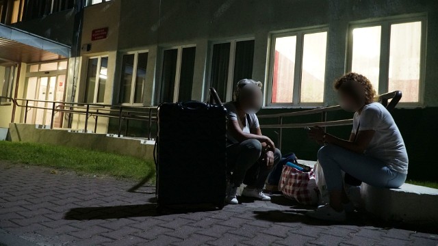 Część ewakuowanych mieszkańców spędziła noc w Ośrodku Kryzysowym w Sosnowcu. Zobacz kolejne zdjęcia. Przesuń zdjęcia w prawo - wciśnij strzałkę lub przycisk NASTĘPNE