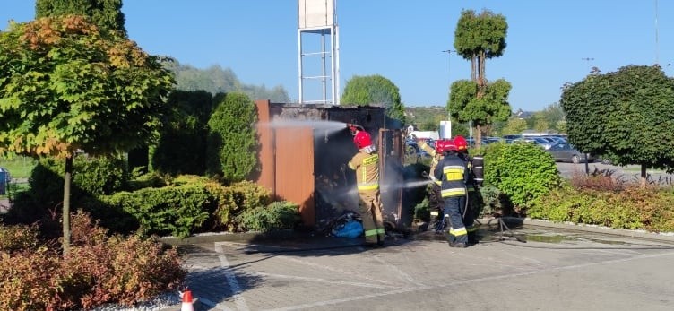 Pożar śmietników przy restauracji McDonald's w Olkuszu