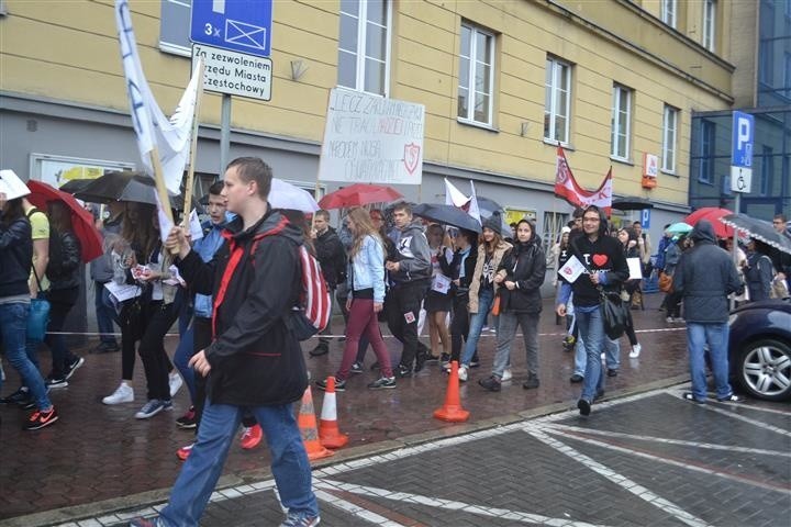 Częstochowa: Protest w obronie I Liceum Ogólnokształcącego...