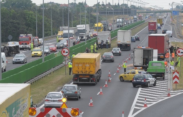 Każdego dnia przez poznański odcinek autostrady A2 przejeżdża ponad 50 tysięcy samochodów. Najmniejsza awaria któregoś z nich może spowodować ogromne korki