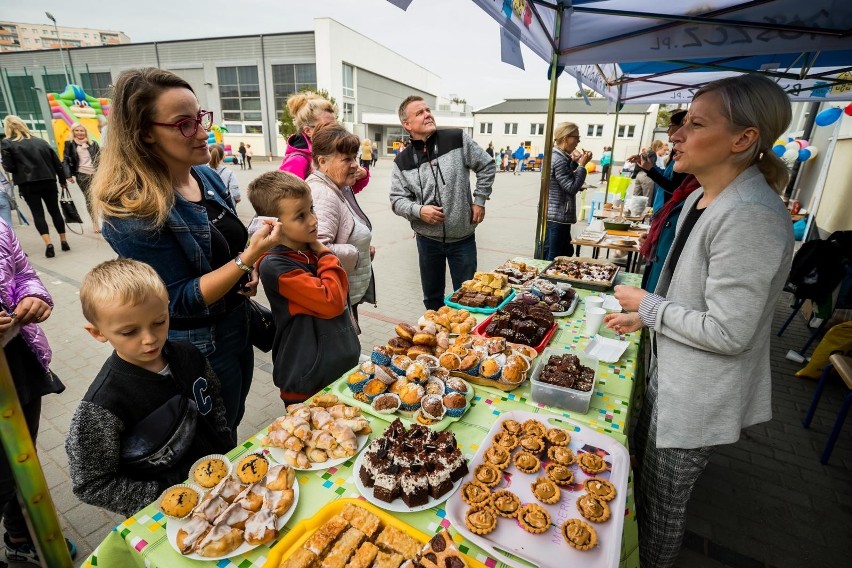 Integracja świata osób słyszących i niesłyszących to główny...