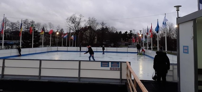 Wieliczka. Otwarto lodowisko przy „Solnym Mieście”