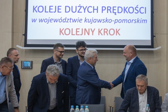 Marszałek Piotr Całbecki: - Kolej dużych prędkości nie interesuje nas jako przedsięwzięcie tranzytowe, ale jako projekt, z którego skorzystają wszyscy mieszkańcy Kujaw i Pomorza.