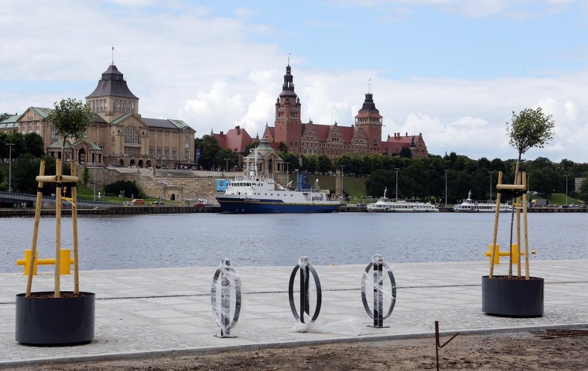 Nowy bulwar na Łasztowni już gotowy. Wygląda bardzo ładnie! [ZDJĘCIA]