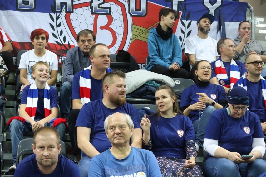 Kibice Grot Budowlanych Łódź są dumni ze swojej nowej drużyny. Zdjęcia kibiców